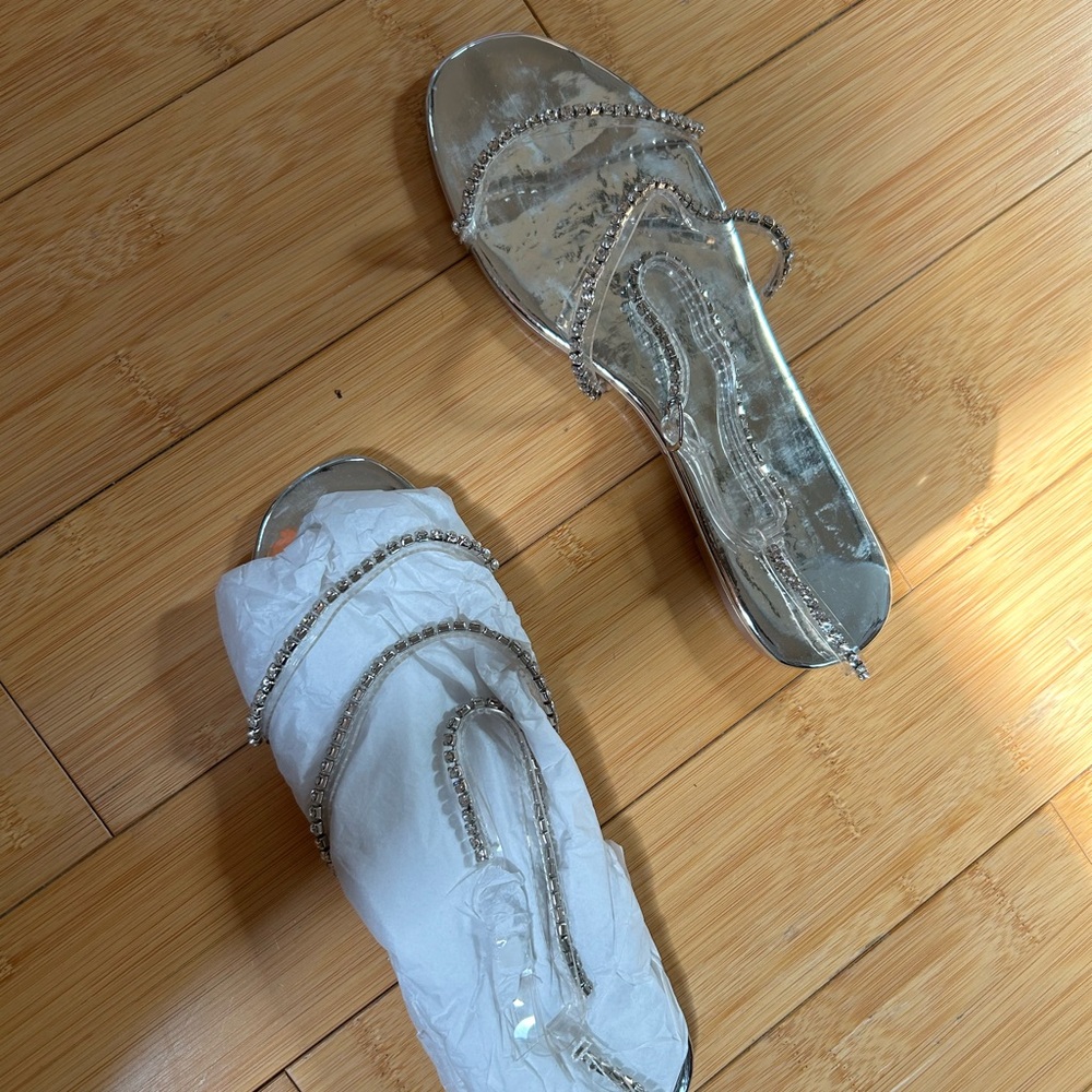 Modern Silver Sandals with Cushioned Footbed